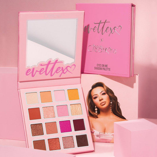 Eyes On Me Eyeshadow Palette 🩷